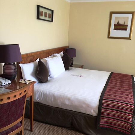 The Royal Chace Hotel Enfield Εξωτερικό φωτογραφία