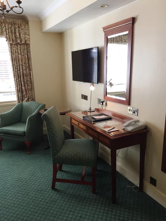 The Royal Chace Hotel Enfield Εξωτερικό φωτογραφία