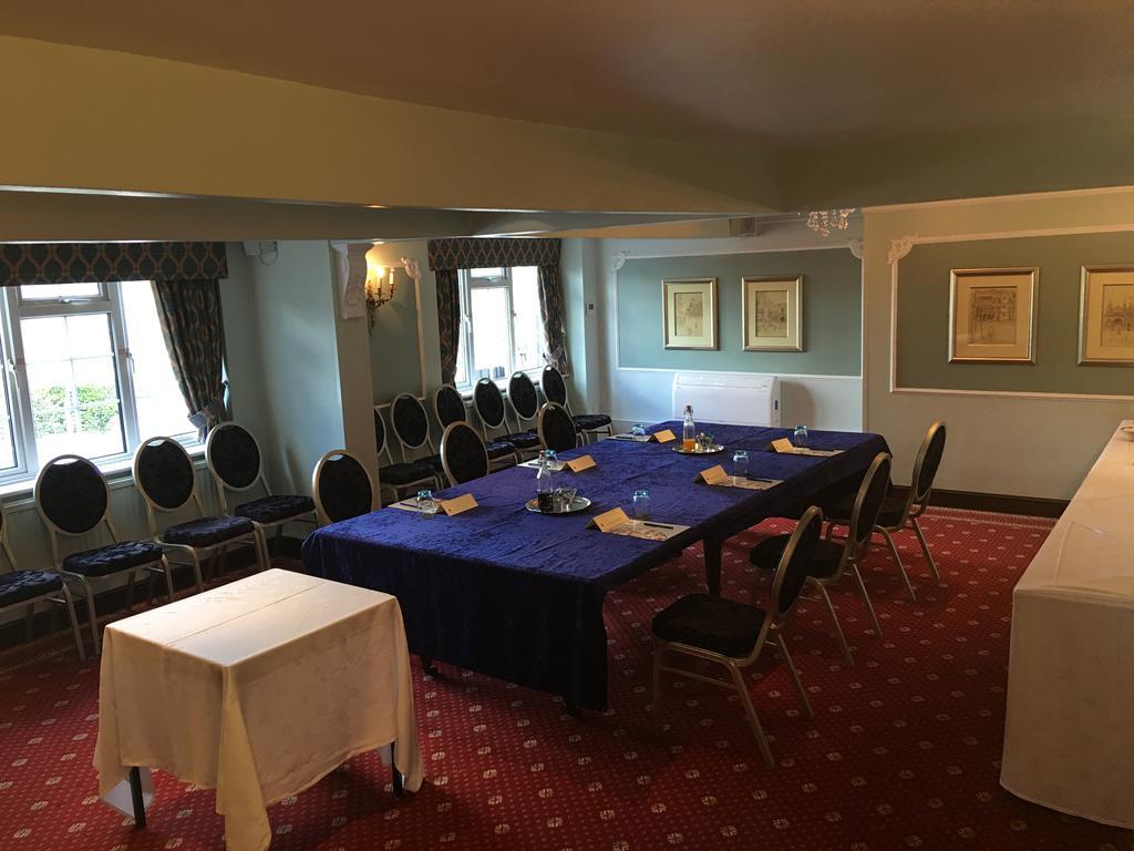 The Royal Chace Hotel Enfield Εξωτερικό φωτογραφία