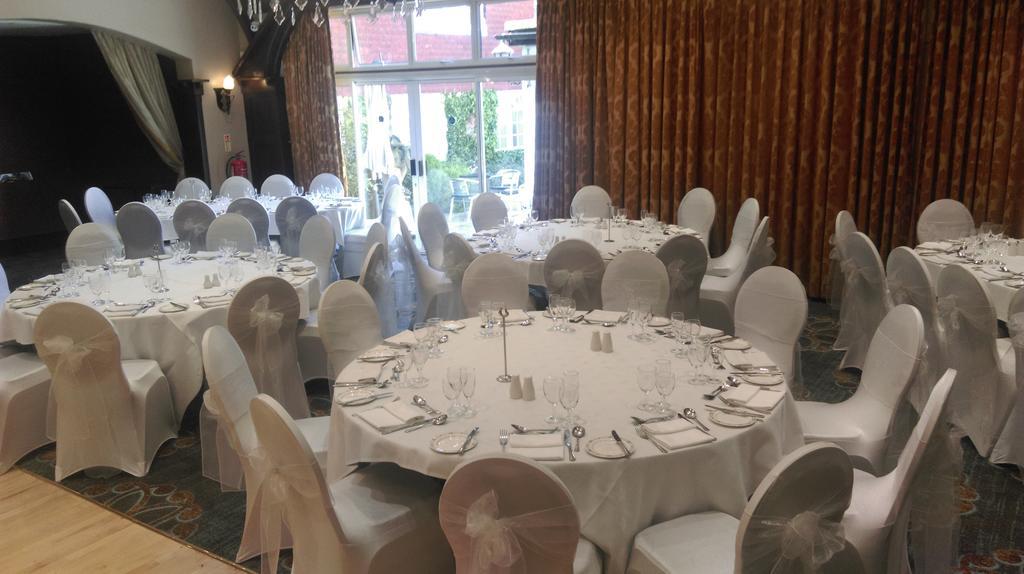 The Royal Chace Hotel Enfield Εξωτερικό φωτογραφία