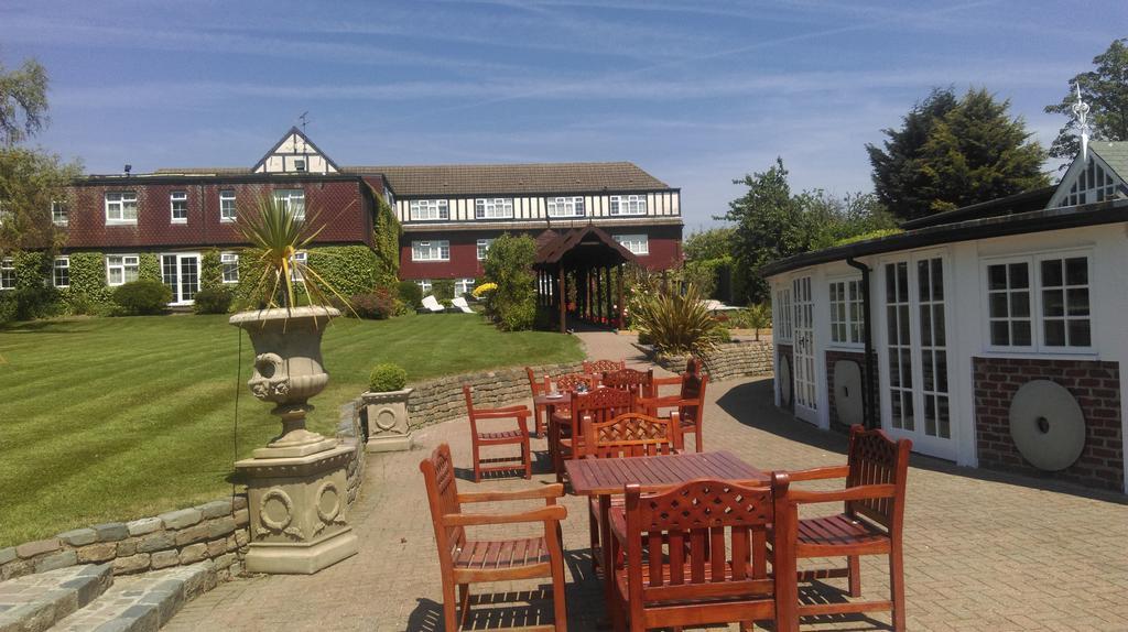 The Royal Chace Hotel Enfield Εξωτερικό φωτογραφία