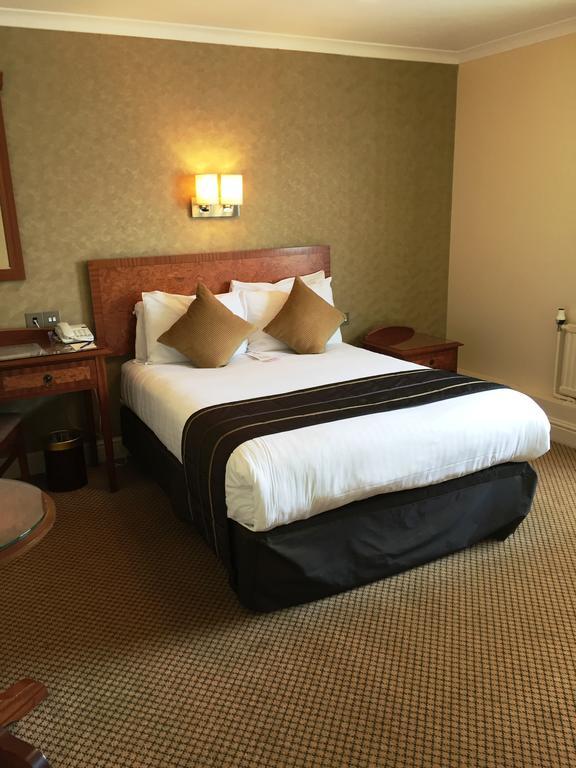 The Royal Chace Hotel Enfield Εξωτερικό φωτογραφία