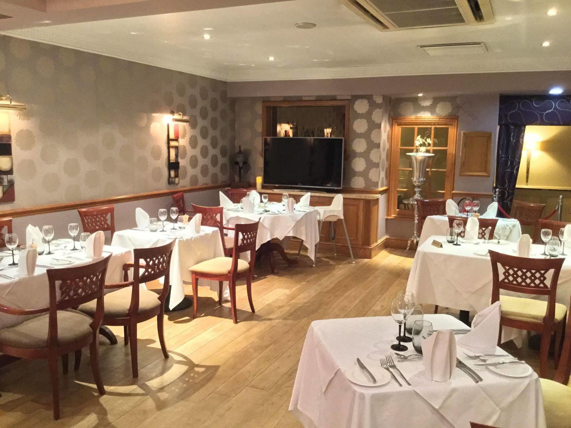 The Royal Chace Hotel Enfield Εξωτερικό φωτογραφία