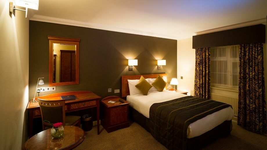 The Royal Chace Hotel Enfield Εξωτερικό φωτογραφία